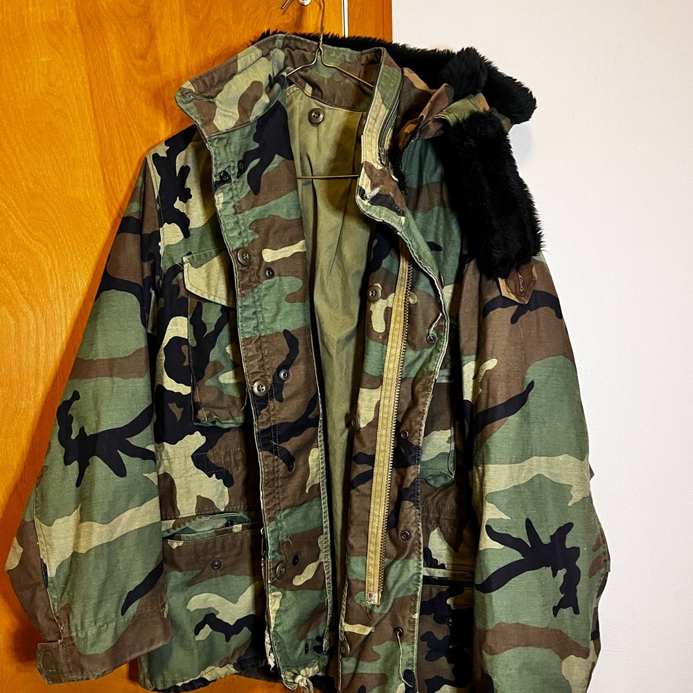 Used condition, outside is free if stains. Inside has minimal stains.